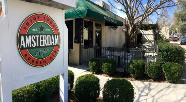 This Quirky Restaurant In Alabama Serves The Most Mouthwatering Food And You Have To Visit