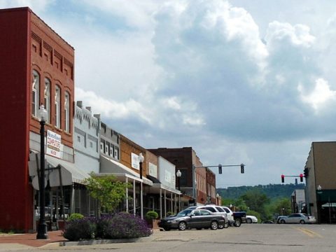 This Charming Arkansas Town Is Picture Perfect For An Autumn Day Trip