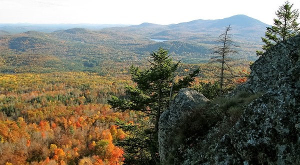 These 7 Hikes In New Hampshire Will Give You Excellent Fall Foliage Views