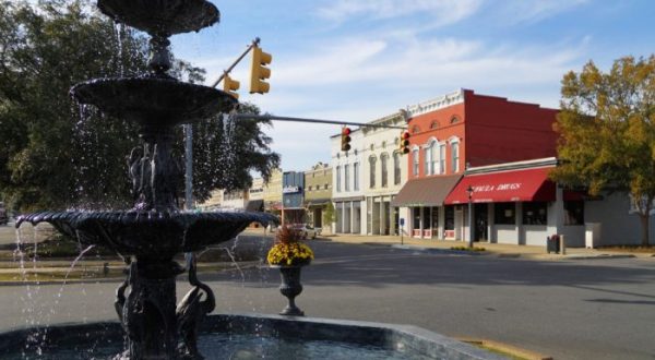 These Are The 10 Best Small Towns In Alabama To Put Down Roots