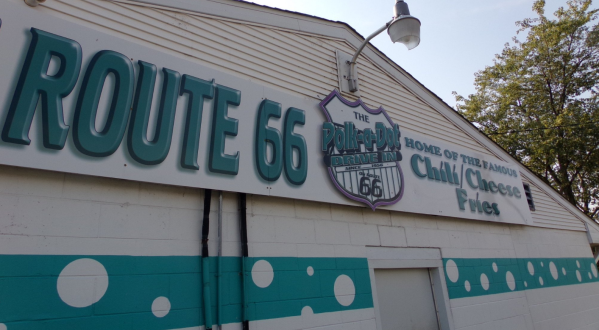This Epic Route 66 Illinois Drive In Will Bring You Back In Time