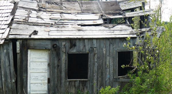 Take These 5 Ghost Town Hikes In Washington If You Dare