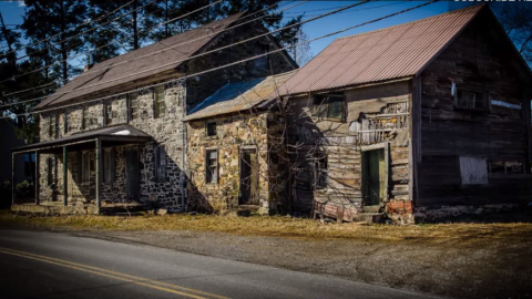 This Abandoned Blacksmith Shop In America's Midwest Is A Slice Of Colonial History