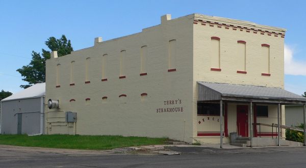 The Tiny Town In Nebraska With The Most Mouthwatering Destination Restaurant