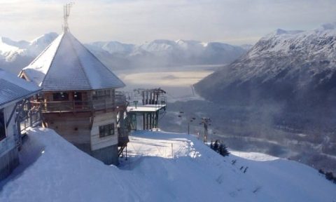This Restaurant In Alaska Is Located In The Most Unforgettable Setting