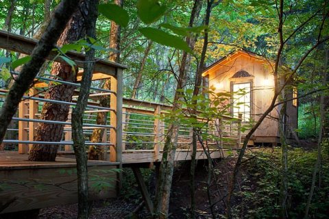 These 10 Cozy Cabins Are Everything You Need For The Ultimate Cold Weather Getaway In Wisconsin