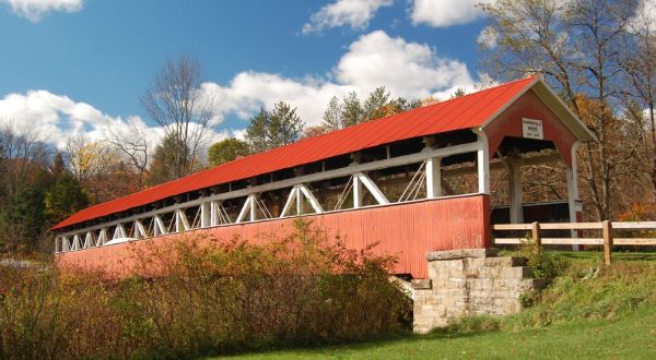 10 Beautiful Covered Bridges Near Pittsburgh That Remind Us Of A Simpler Time