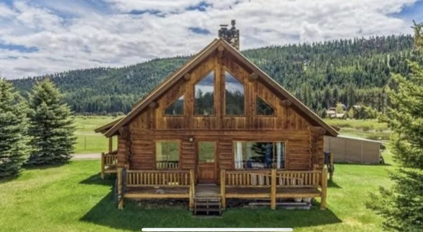 REDIRECTED These Cozy Cabins Are Everything You Need For The Ultimate Fall Getaway In Montana