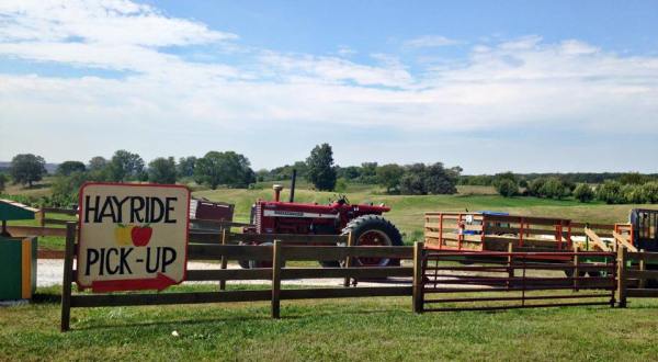 10 Charming Hayrides You’ll Want To Take In Iowa This Fall