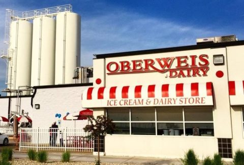 A Trip To This Epic Ice Cream Factory In Illinois Will Make You Feel Like A Kid Again