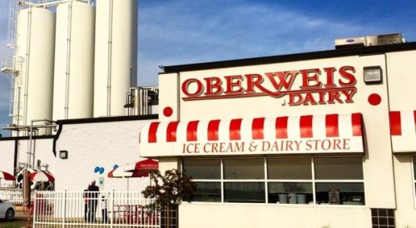 A Trip To This Epic Ice Cream Factory In Illinois Will Make You Feel Like A Kid Again