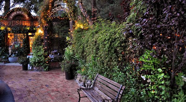 This Restaurant In Southern California Is Located In The Most Unforgettable Setting