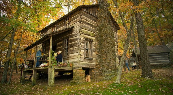 This Perfectly Preserved Ghost Town In North Carolina Is Like Walking Through The Past