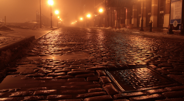One Of The Most Picturesque Cobblestone Streets In America Is Right Here In Missouri