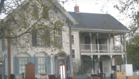 The Story Behind This Haunted Iowa House Is Truly Terrifying