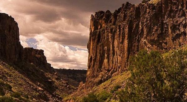 The Unrivaled Canyon Hike In New Mexico Everyone Should Take At Least Once