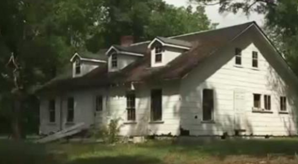 What Was Discovered In This Mississippi Cottage Will Astonish You