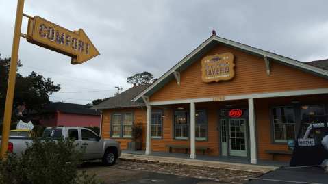 The Tiny Town In Louisiana With The Most Mouthwatering Restaurant