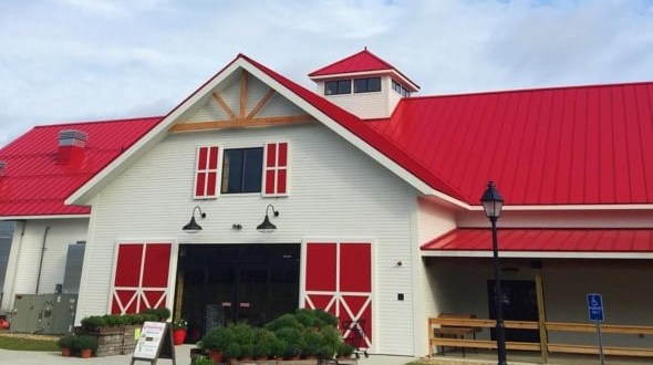 There’s A Charming Restaurant On This New Hampshire Farm That You’ll Want To Visit