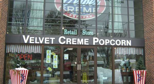 A Trip To This Delightful Kansas Popcorn Shop Is What Childhood Dreams Are Made Of