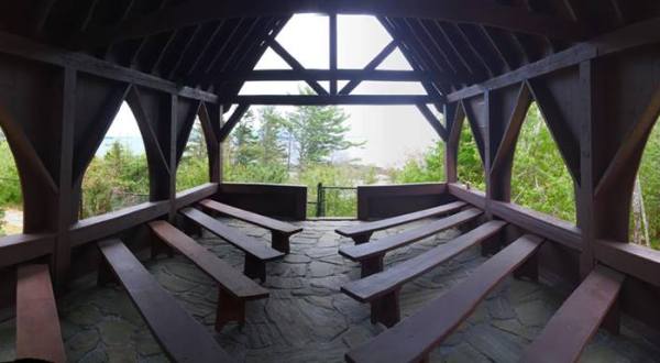 The Chapel In Maine That’s Located In The Most Unforgettable Setting