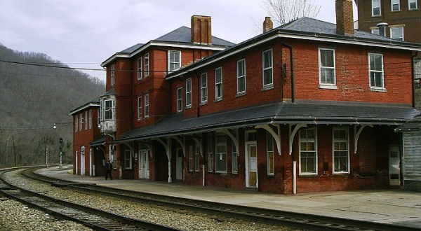 The Historic Railroad Town In West Virginia Everyone Should Visit At Least Once
