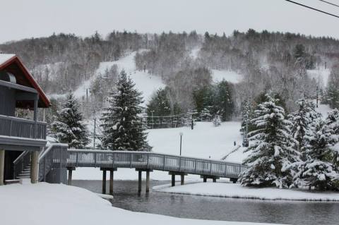 The One Famous Ski Resort In Connecticut You Absolutely Must Visit