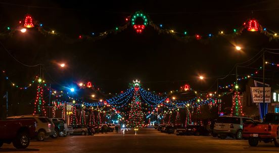 Here Are The 10 Most Enchanting, Magical Christmas Towns In Kansas