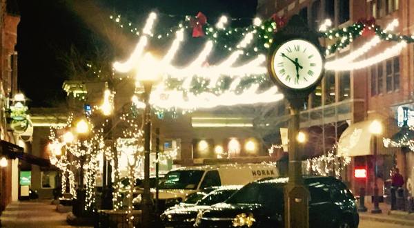 11 Main Streets In Wisconsin That Are Pure Magic During Christmastime