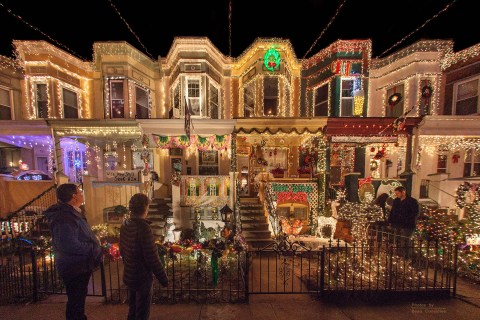 The Festive Street In Maryland That's Straight Out Of A Christmas Movie