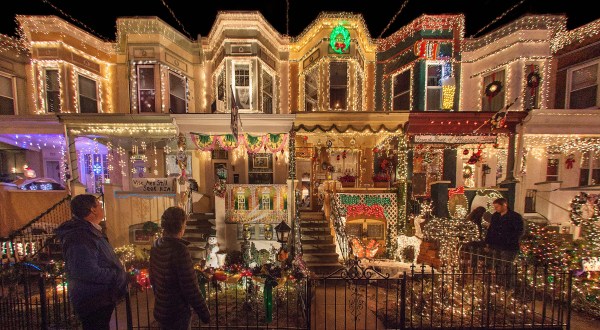 The Festive Street In Maryland That’s Straight Out Of A Christmas Movie