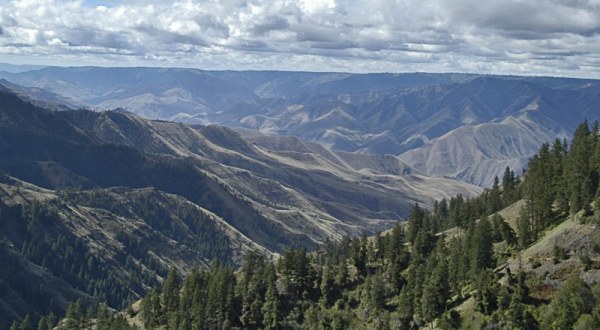 The Unrivaled Canyon Hike In Idaho Everyone Should Take At Least Once