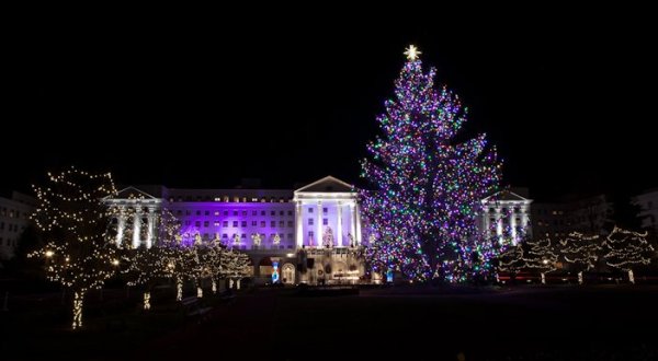 6 Tree-Lighting Ceremonies In West Virginia That Will Leave You In Awe