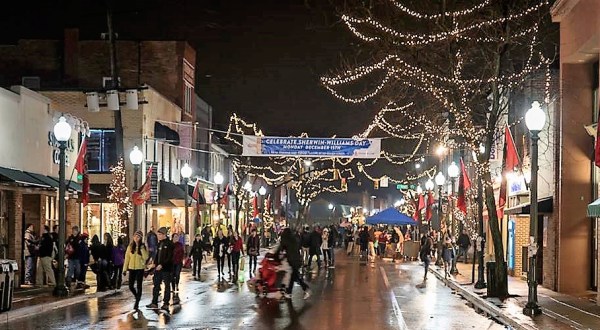 Here Are The 8 Most Enchanting, Magical Christmas Towns Around Pittsburgh