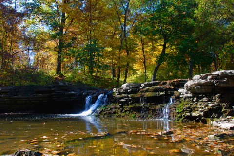 The One Waterfall In Illinois That's Absolutely Stunning During Autumn
