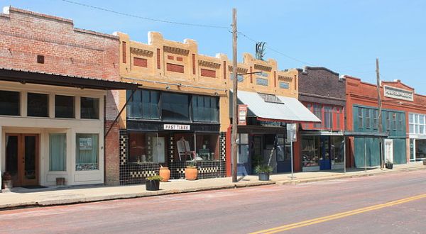 The Abandoned Town That’s Sitting Empty And Quiet In The Heart Of Texas