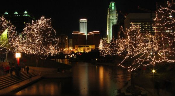 9 Christmas Light Displays In Nebraska That Are Pure Magic