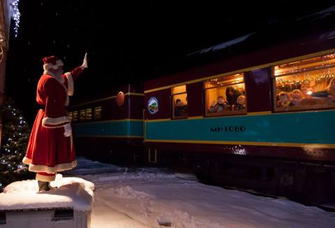 Enjoy A Magical Polar Express Train Ride Aboard Batesville Christmas Train In Mississippi