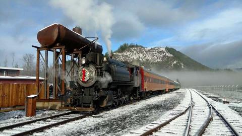 Enjoy A Magical Polar Express Train Ride Aboard Mt. Rainier Railroad In Washington