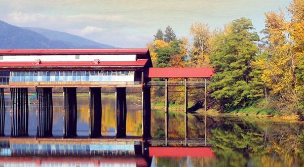 This Beautiful Covered Bridge In Idaho Is Actually A Market And You Need To Visit
