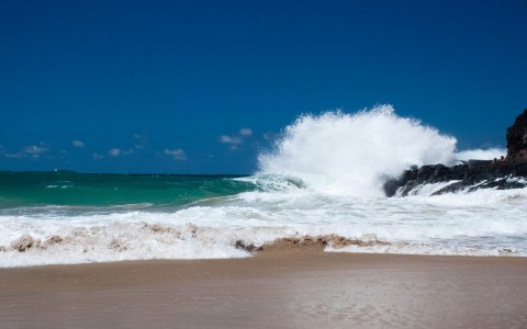 10 Gorgeous Beaches In Hawaii That Are Too Dangerous For Swimming