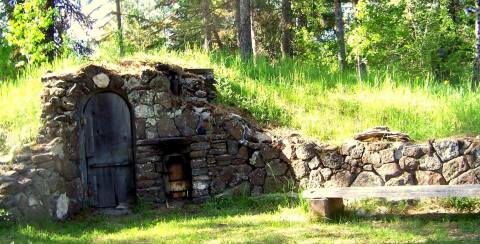 This Cozy Hobbit House In Idaho Is The Perfect Cabin Getaway
