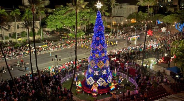 8 Christmas Light Displays In Hawaii That Are Pure Magic
