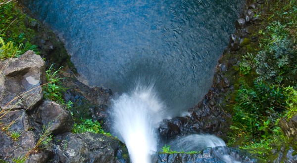 The Beautiful Waterfall In Hawaii You Can Actually Swim In