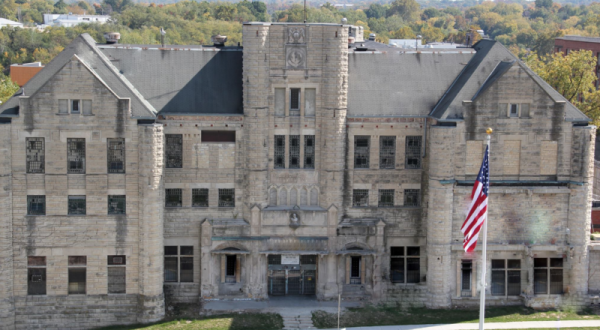A Tour Of This Haunted Prison In Missouri Is Not For The Faint Of Heart