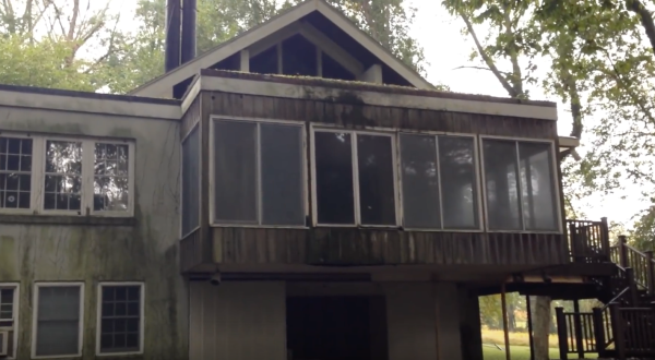 The Abandoned House From The 1940s That’s Perfectly Preserved