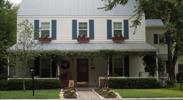 11 Charming Inns In Texas That Will Make Your Holiday Season Even Cozier