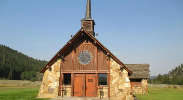 The Chapel In Montana That’s Located In The Most Unforgettable Setting