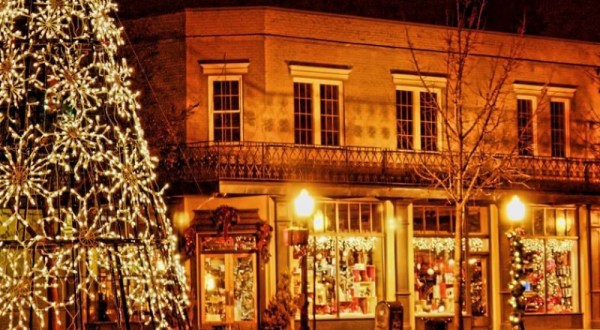 Here Are The 10 Most Enchanting, Magical Christmas Towns In South Carolina