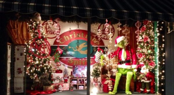 The Christmas Store In Delaware That’s Simply Magical